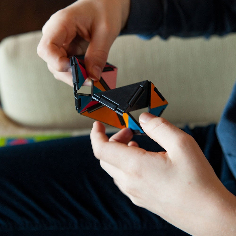 IVAN'S HINGE, JUEGO DE INGENIO