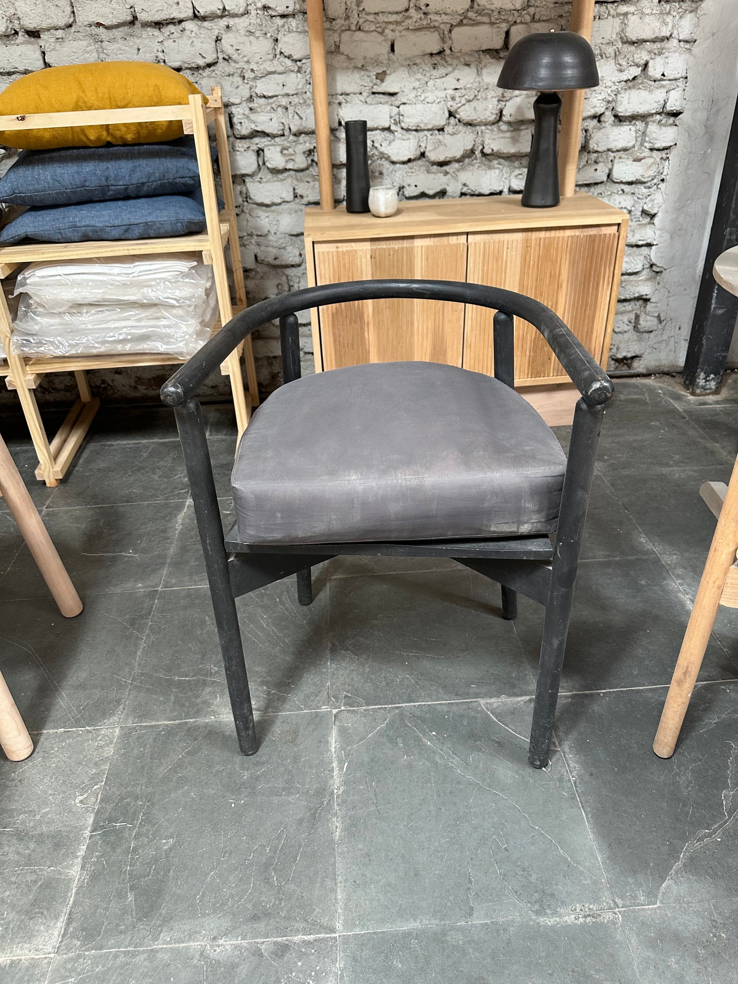 Silla comedor Palma Negra (con detalles)