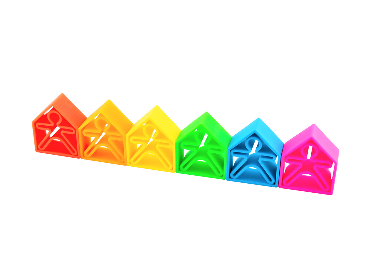 SET DE 6 PERSONAS Y 6 CASAS DE COLORES