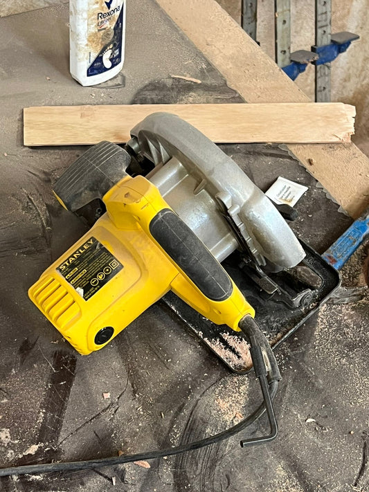 Sierra circular eléctrica stanley