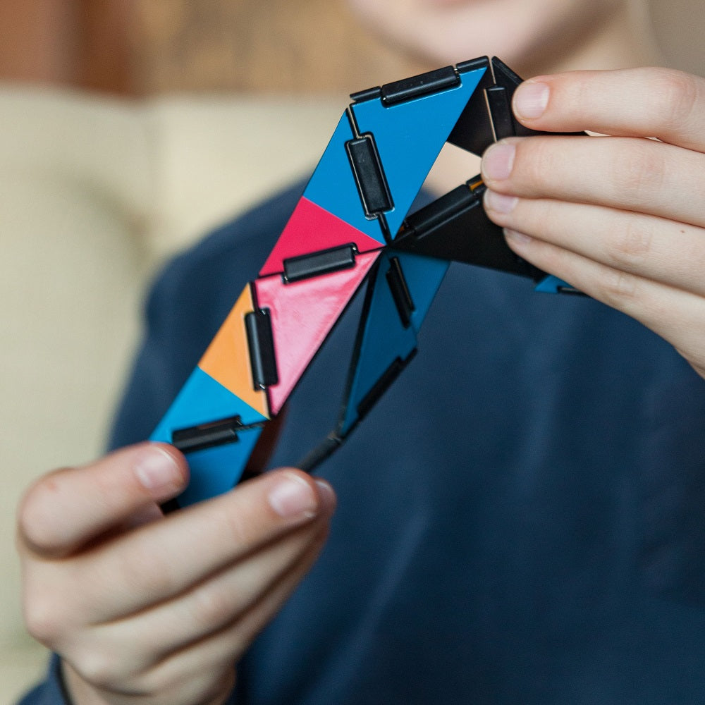 IVAN'S HINGE, JUEGO DE INGENIO
