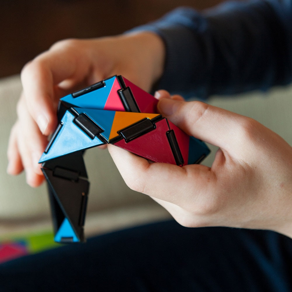 IVAN'S HINGE, JUEGO DE INGENIO