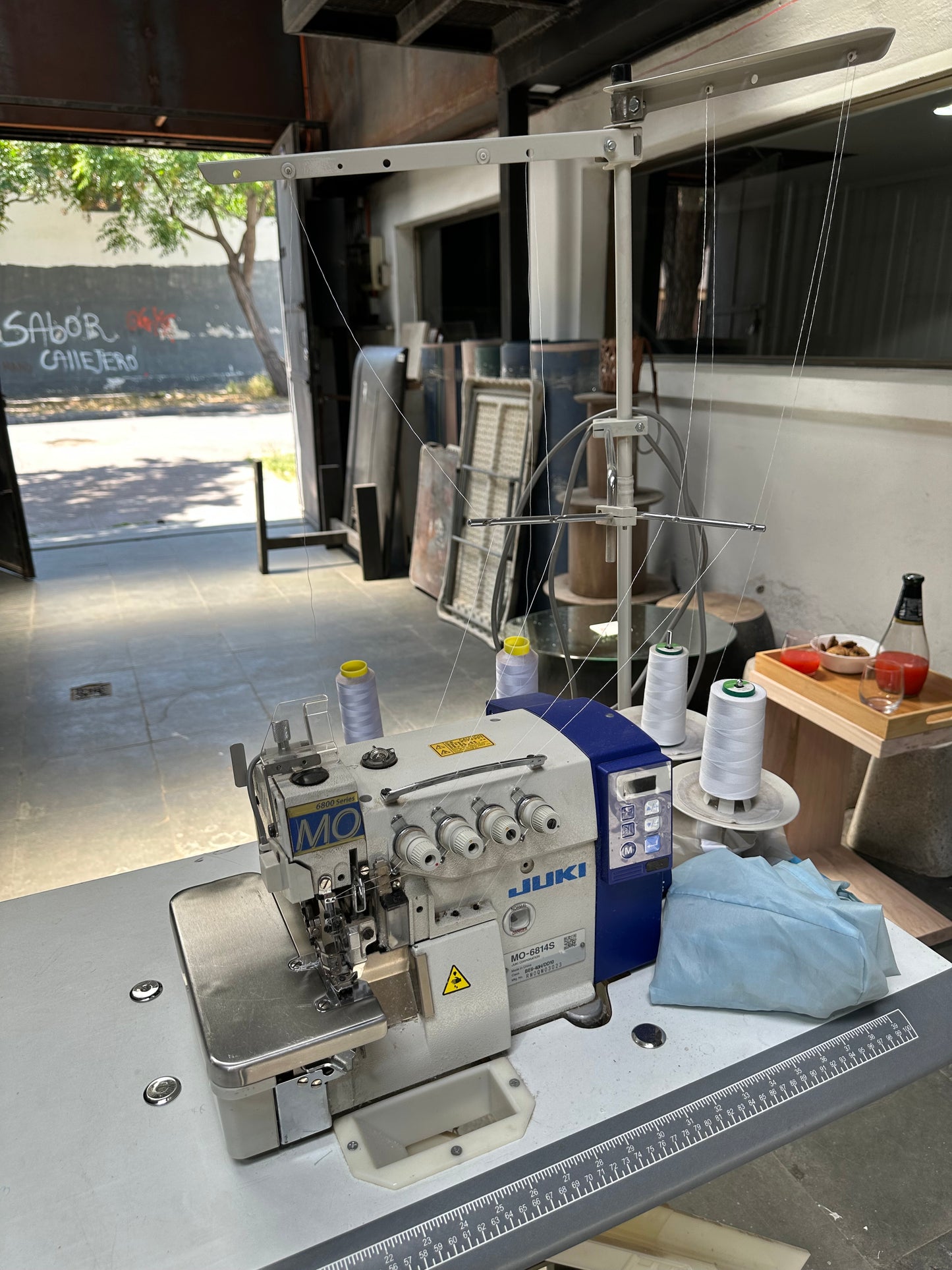 Maquina de coser industrial Overlock