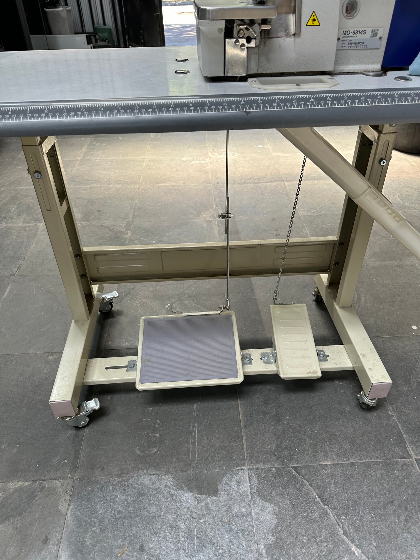 Maquina de coser industrial Overlock