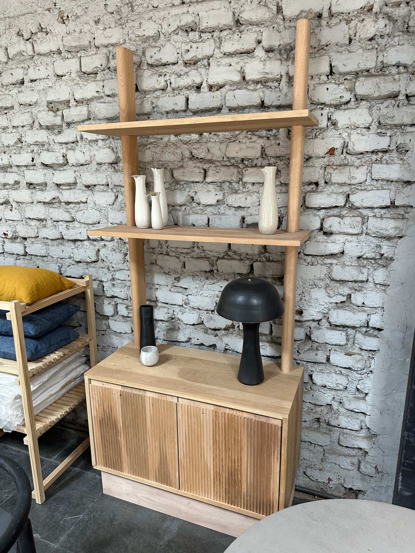 Mueble repisas y almacenaje inferior